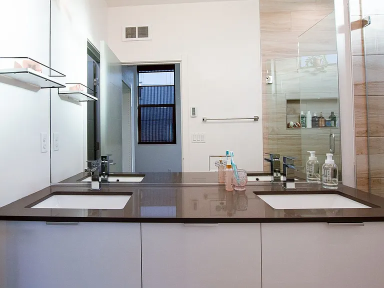 5253 Fauntleroy Way SW — Photo 23