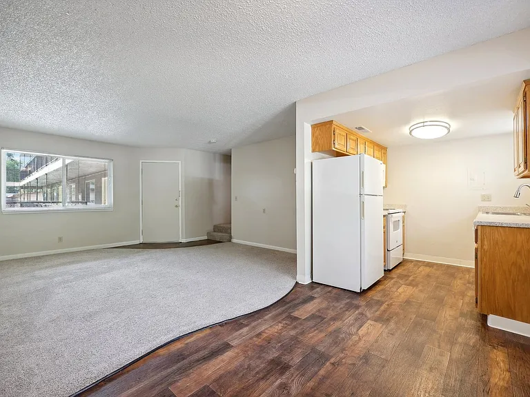B Street Apartments — Photo 18