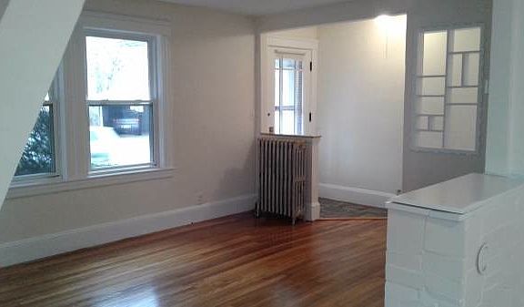 4th image of 375 Arlington St #1N