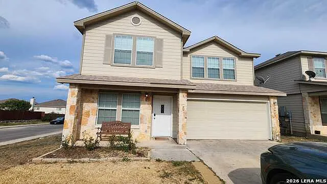 4 bed, 2.5 bath, 2557 sqft, $2,500 — Photo 2