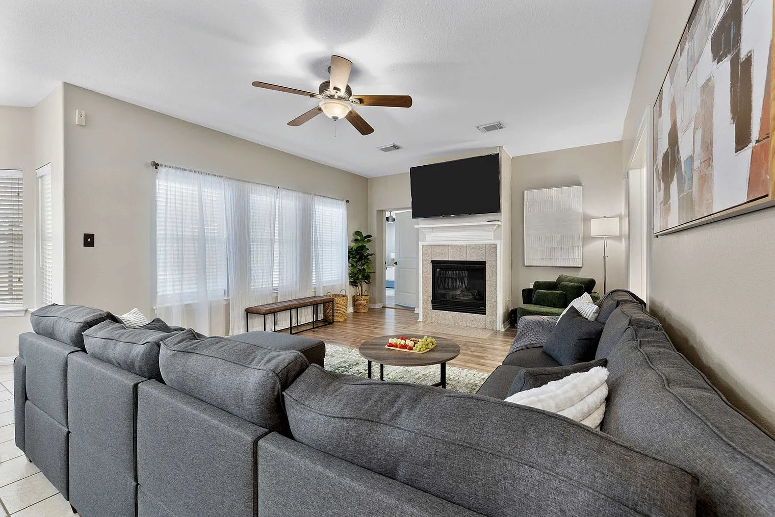 7 bed, 4.0 bath, 2249 sqft, $11,573 — Photo 1