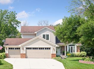 1372 Mockingbird Dr, Waconia, MN 55387