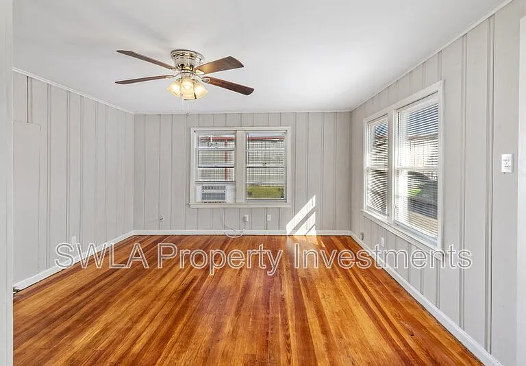 218 E Thomas St — Photo 6