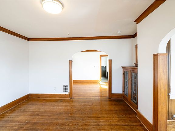 3rd image of 178 Fairview Ave