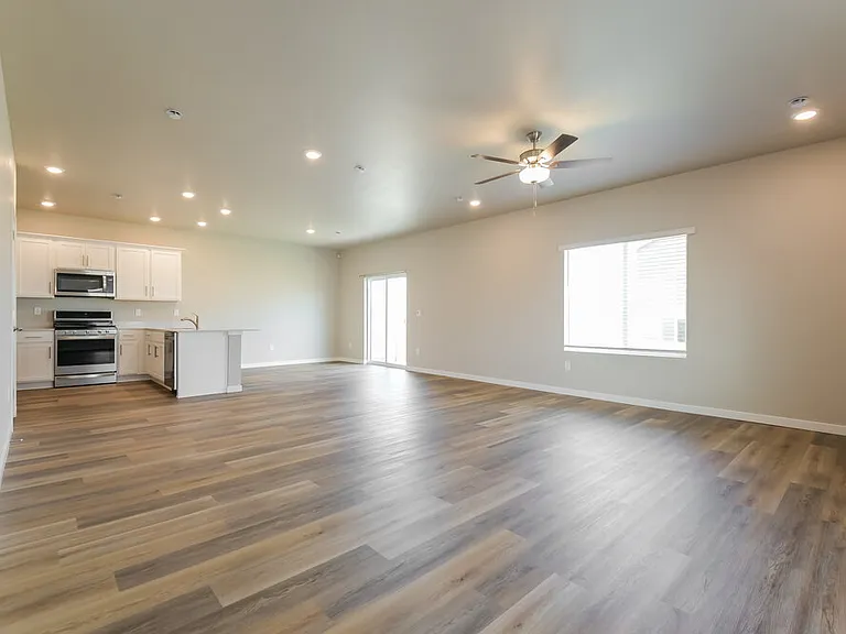 7405 Crystal Ave — Photo 8