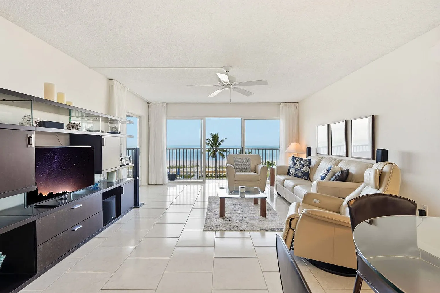 2 bed, 2.0 bath, 1022 sqft, $3,890 — Photo 2