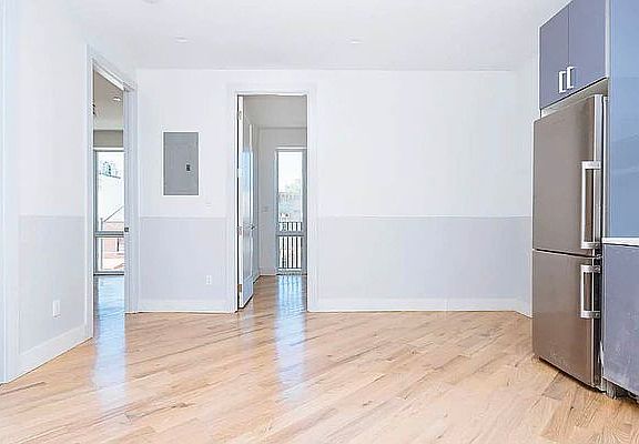 5th image of 217 Sumpter St #2R