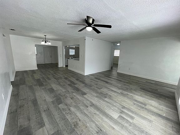 4th image of 7729 Coral Boulevard