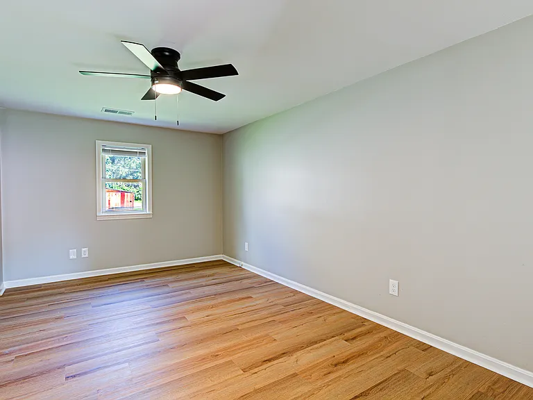 241 Kahl Ct — Photo 12