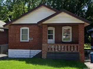 8352 Eton Pl, Saint Louis, MO