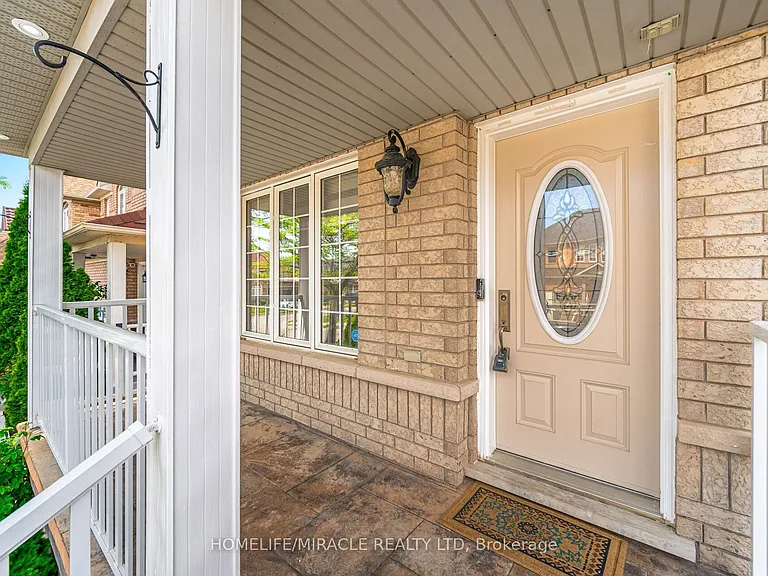 41 Beachpoint Blvd #UPPER — Photo 4