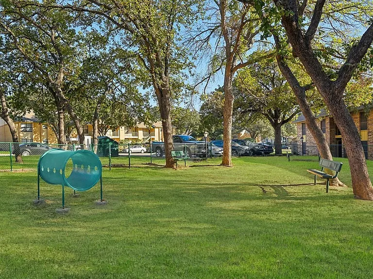 Forest Ridge Apartments — Photo 25
