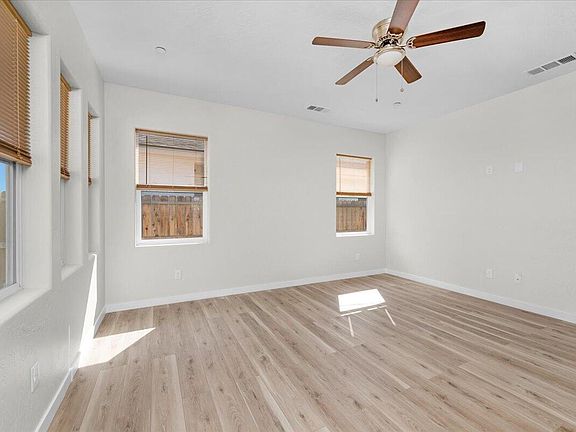 4th image of 514 Josephine Avenue