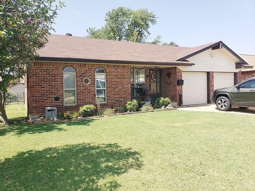 1st image of 909 Eagle Dr