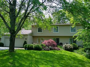 1279 Sweetwater Dr, Cincinnati, OH 45215