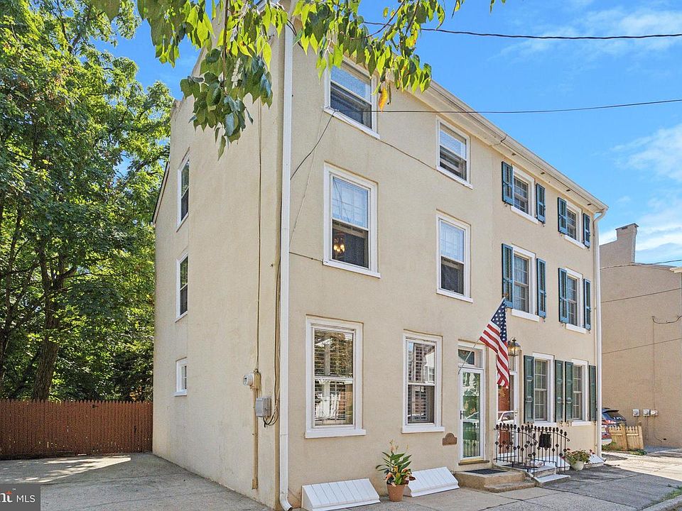 1st image of 104 W Union St