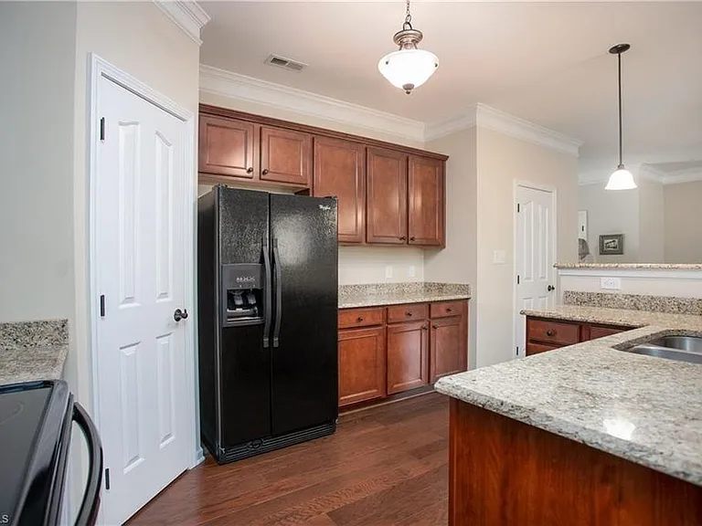 153 Tysonridge Ct — Photo 11
