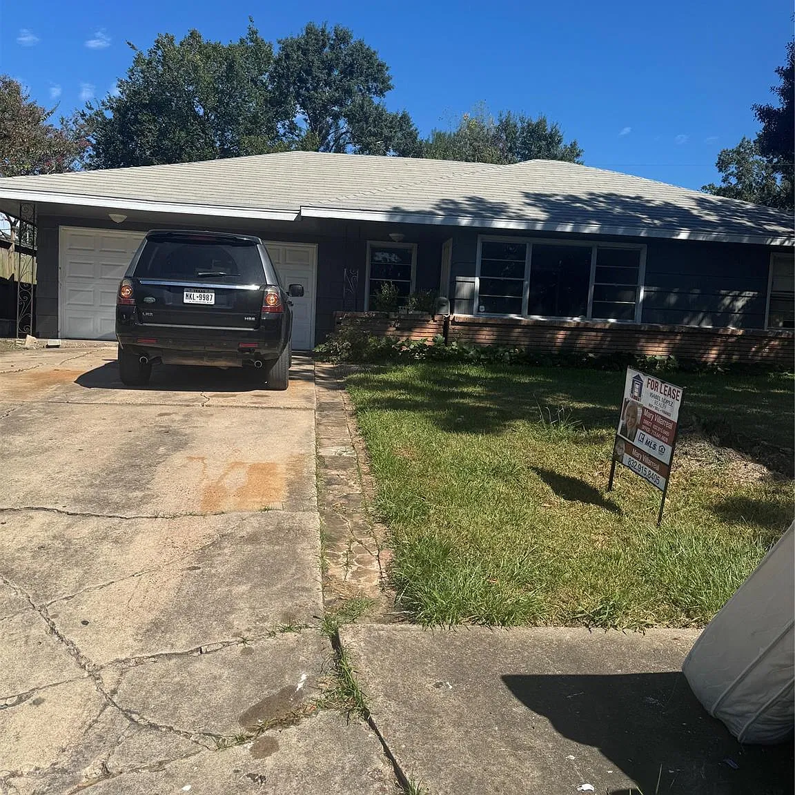 3 bed, 1.5 bath, 1376 sqft, $1,975 — Photo 1
