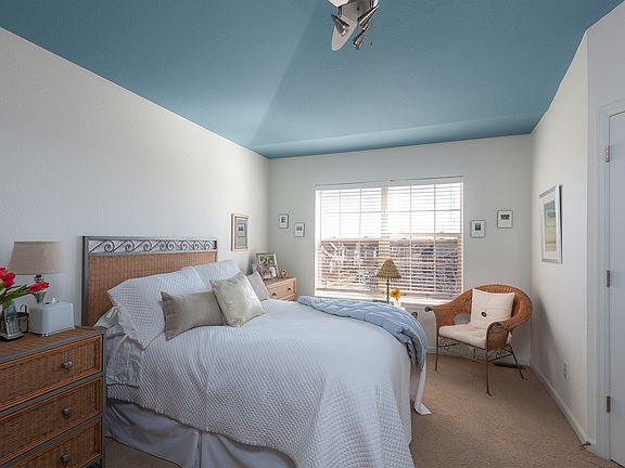 5th image of 725 N Roslyn St Unit 34