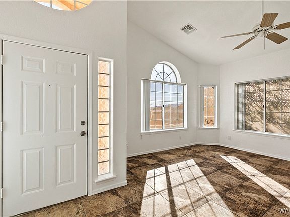3rd image of 2435 Mccormick Boulevard
