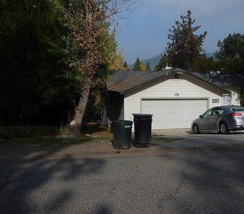 3rd image of 49745 Pierce Dr
