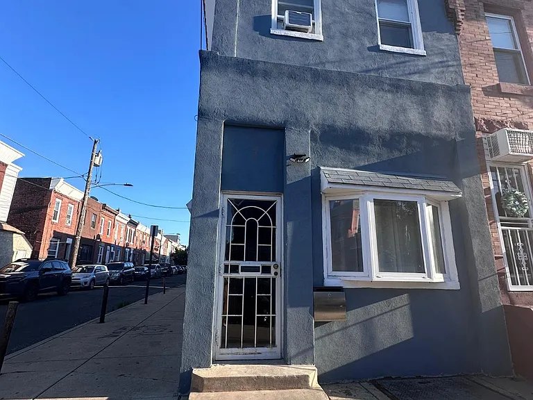 526 W Porter St — Photo 3