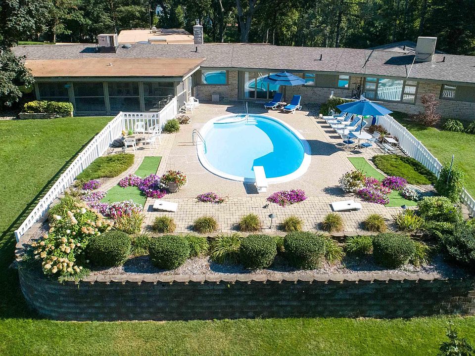 1040 Crescent Dr, Clinton, IA 52732 MLS QC4244361 Zillow