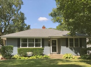 1302 Irving Ave, Wheaton, IL 60187