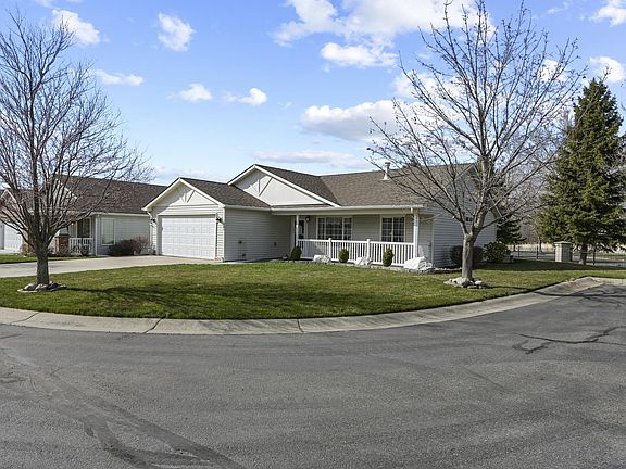 3rd image of 908 N Oakmont Ln