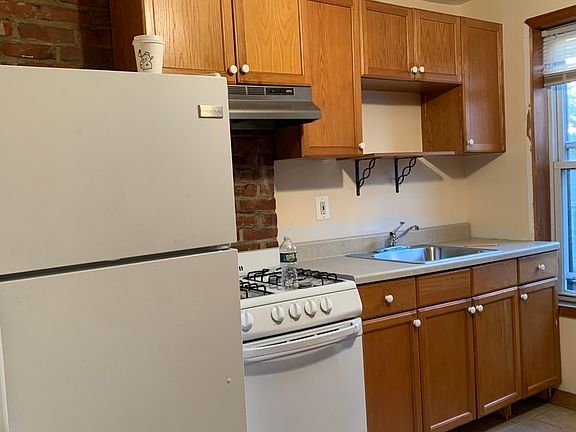 4th image of 618 6th Ave #2