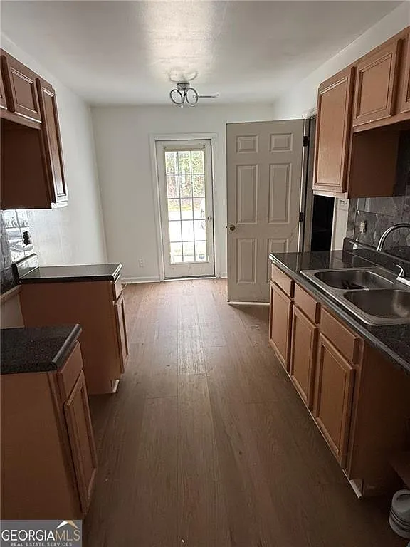 3 bed, 2.5 bath, 1316 sqft, $1,650 — Photo 3