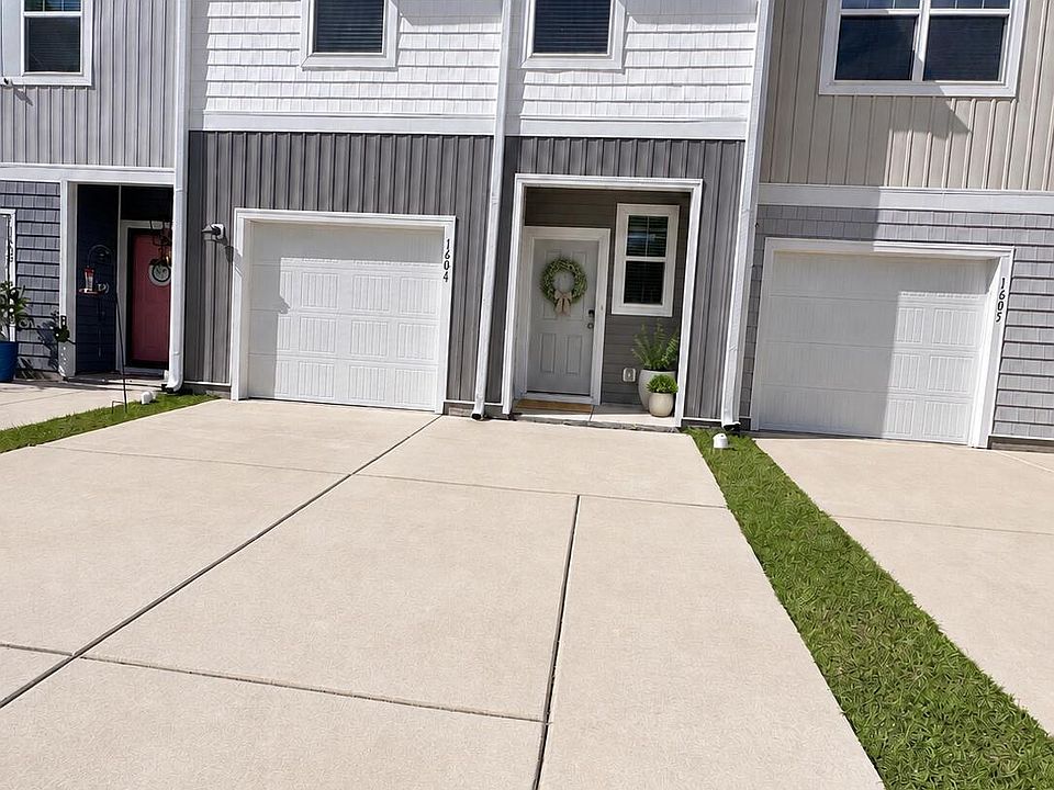 1st image of 1604 Scarlett Maple St