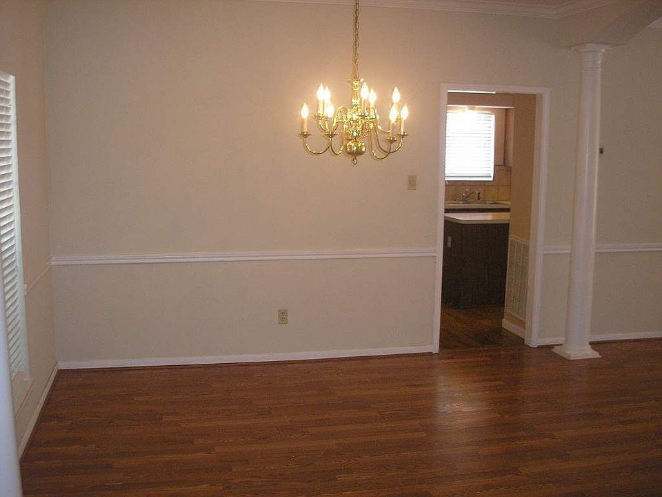 2nd image of 8102 Forest Commons Ct