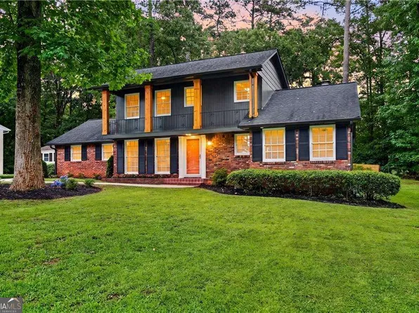 2664 Black Forest Trl SW, Atlanta, GA 30331