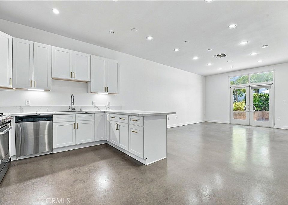 1st image of 435 W Center St