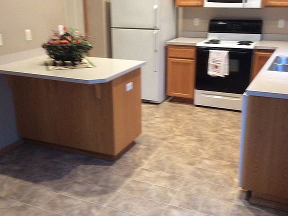 4th image of 17687 SW Troutman Ln