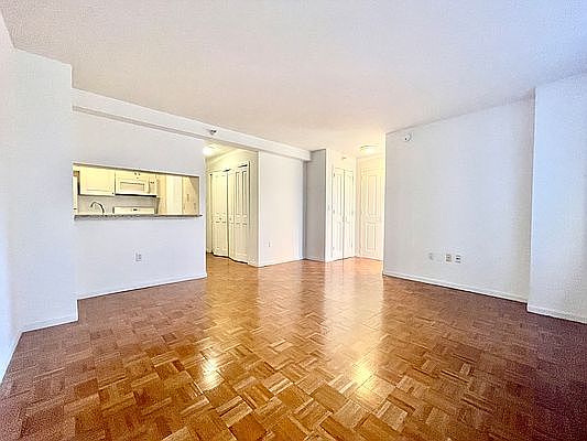 1st image of 350 W 43rd St APT 6C