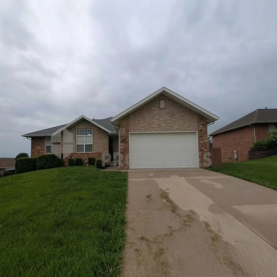 Charming 4-Bedroom, 2-Story Home with Finished Walkout Basement Ozark, MO — Photo 1