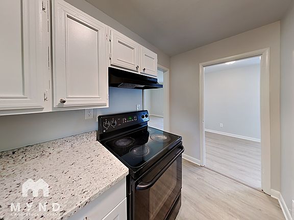 5th image of 726 Pineridge Dr