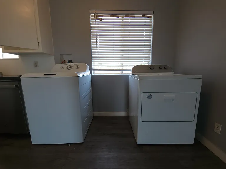 901 W 64th St #3 — Photo 12