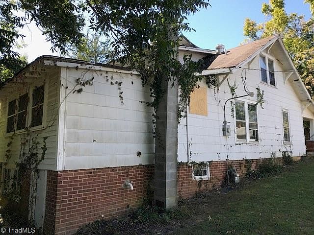 2nd image of 813 Highland St