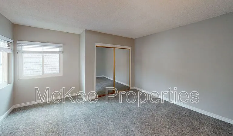 920 F Ave #F — Photo 6