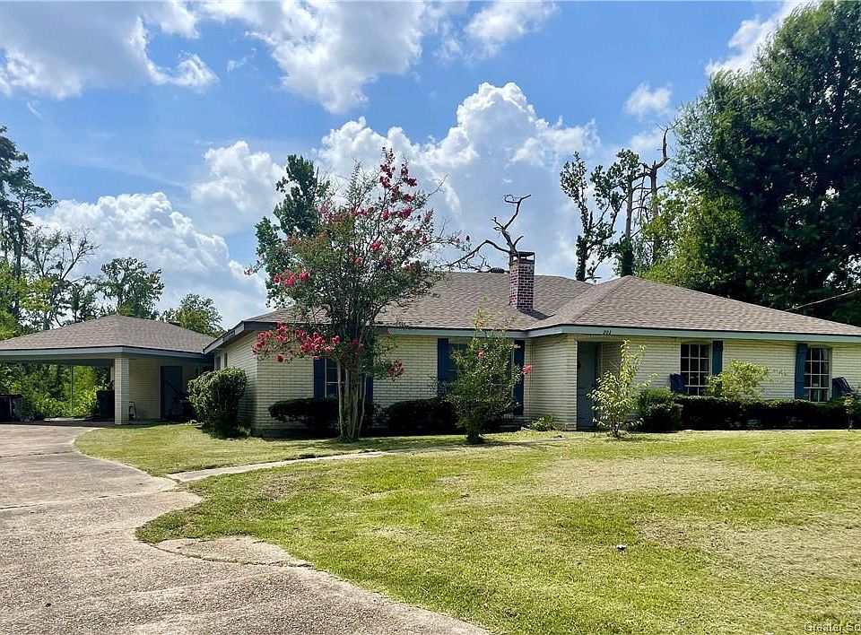1st image of 203 White Oak Dr
