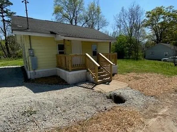 117 Cannon St, Woodruff, SC 29388