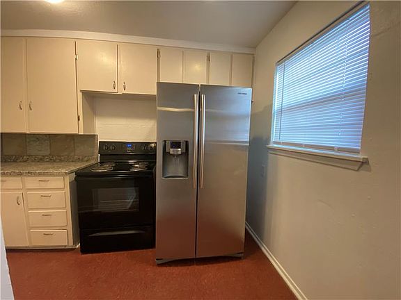 5th image of 302 W Valley Rd APT 3