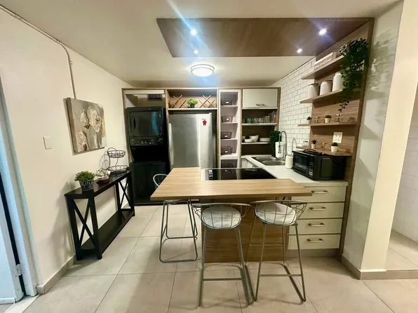 105 Avenue Ortegon Caparra Classic, Guaynabo, PR