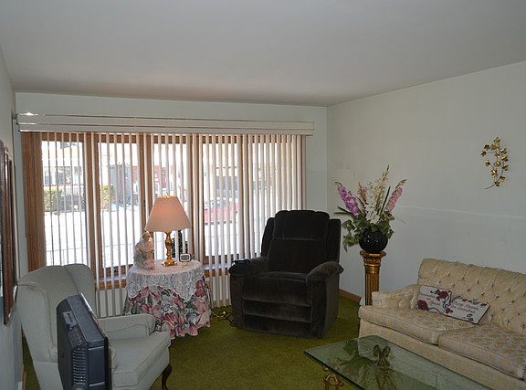 4th image of 13053 S Avenue O