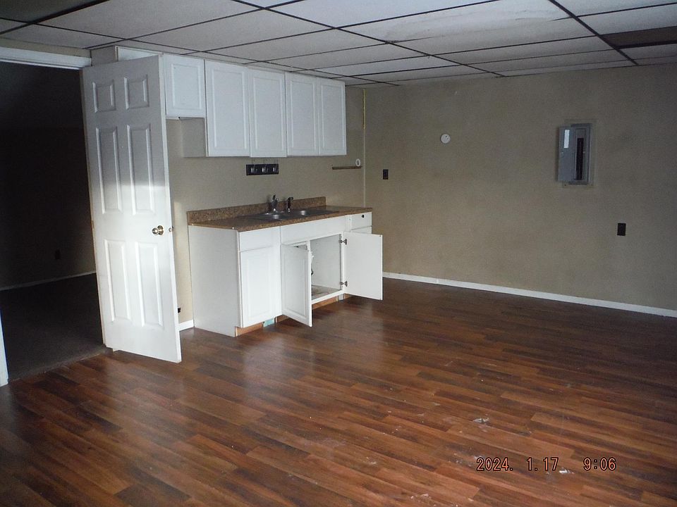 2nd image of 111 E South H St