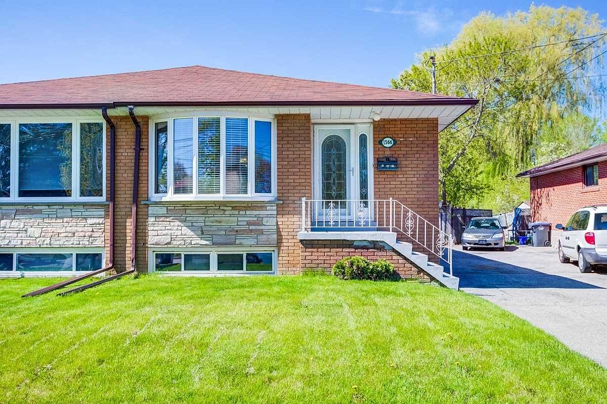 1566 Northmount Ave, Mississauga, ON L5E 1Z1 | Zillow