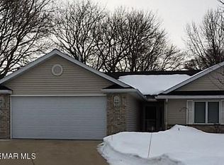 600-7 1/2 Street Cir NW, Kasson, MN 55944
